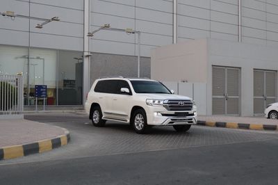 تويوتا لاند كروزر GXR 4.0L (271 HP) 4WD