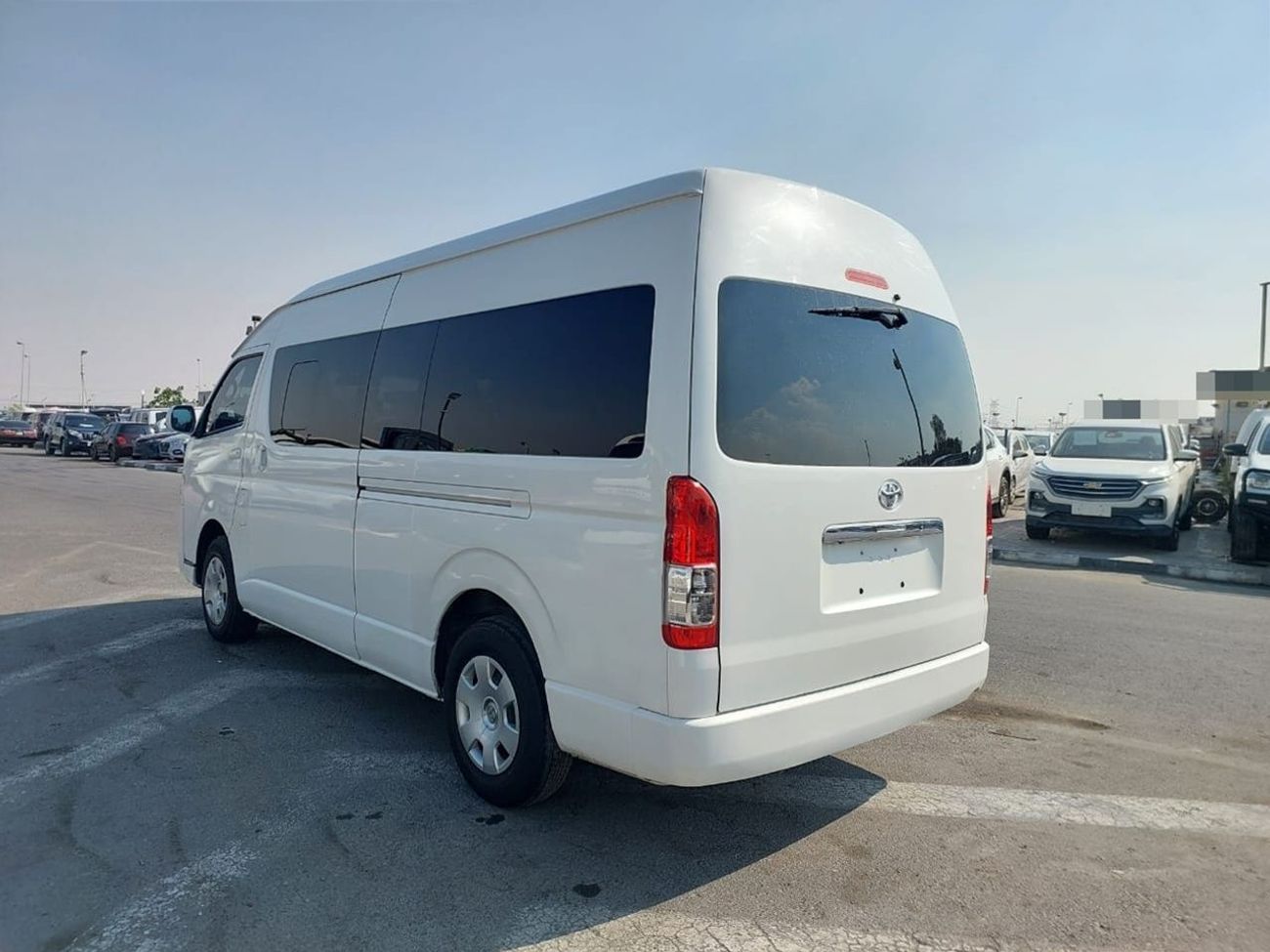 Toyota Hiace TOYOTA HIACE VAN RHD 2014 MODEL 3.0 L DIESEL AUTOMATIC(PM13716)