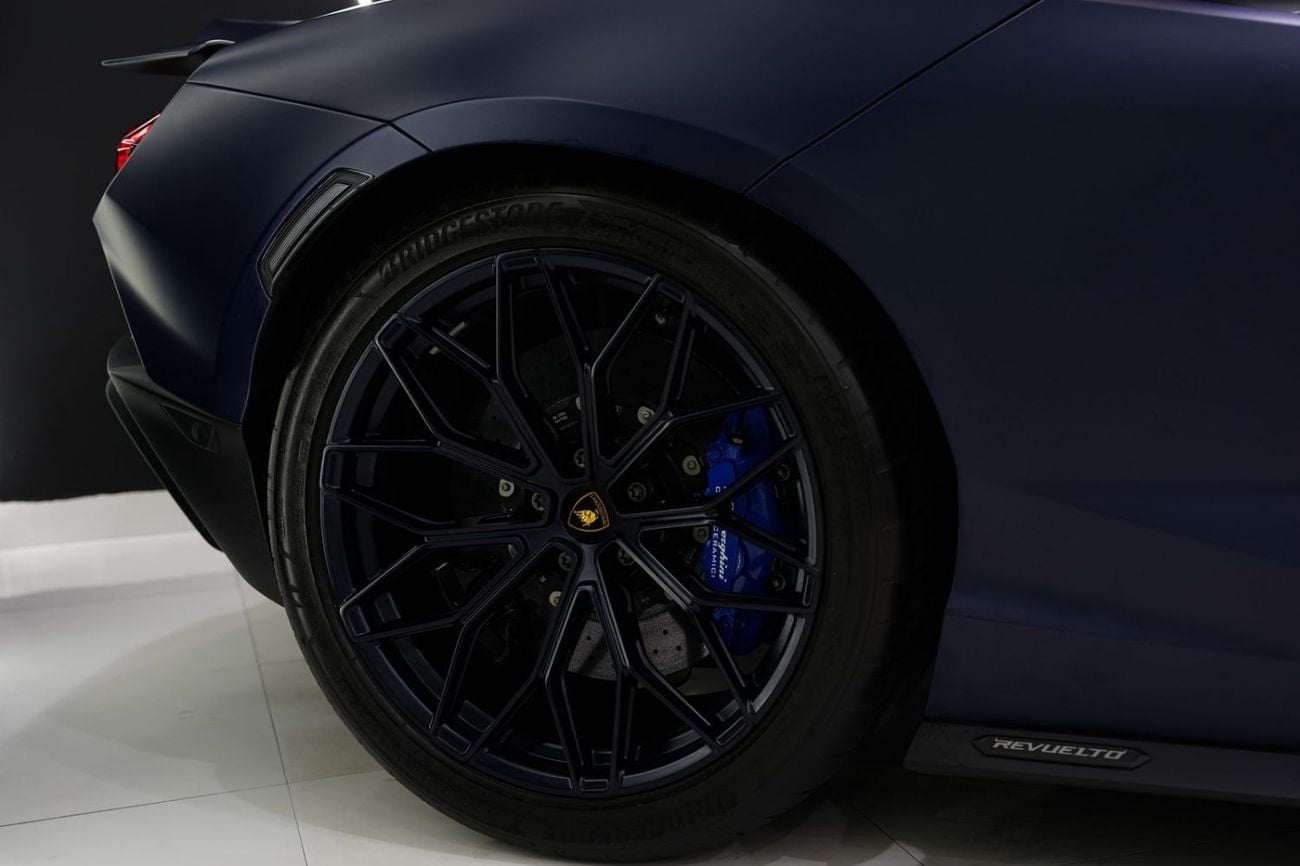 Lamborghini Revuelto Standard Carbon Fiber Interior, Hybrid V12, 700 KM Only, Dealer Warranty!!