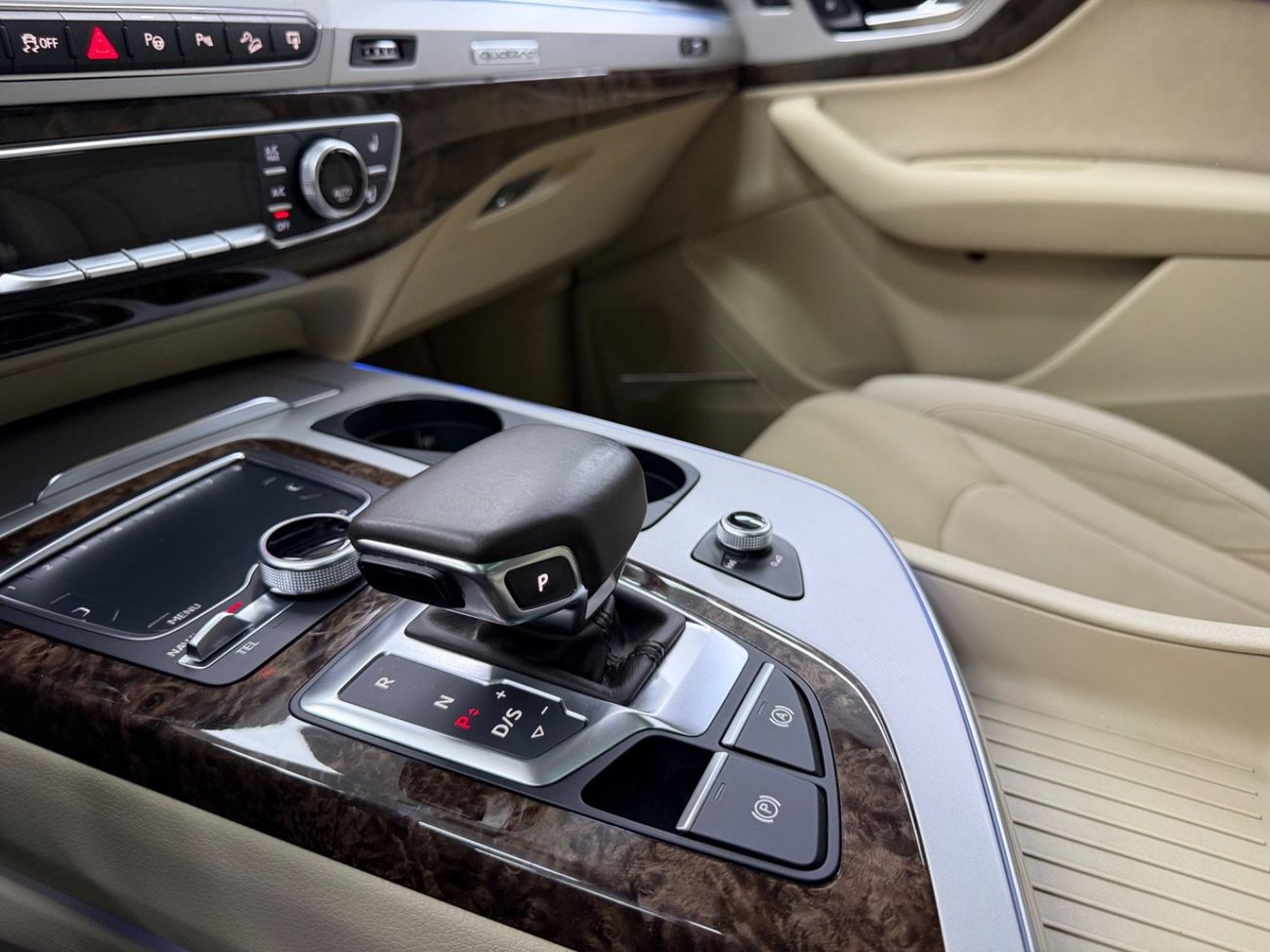 أودي Q7 45 TFSI quattro S-Line Luxury 3.0L