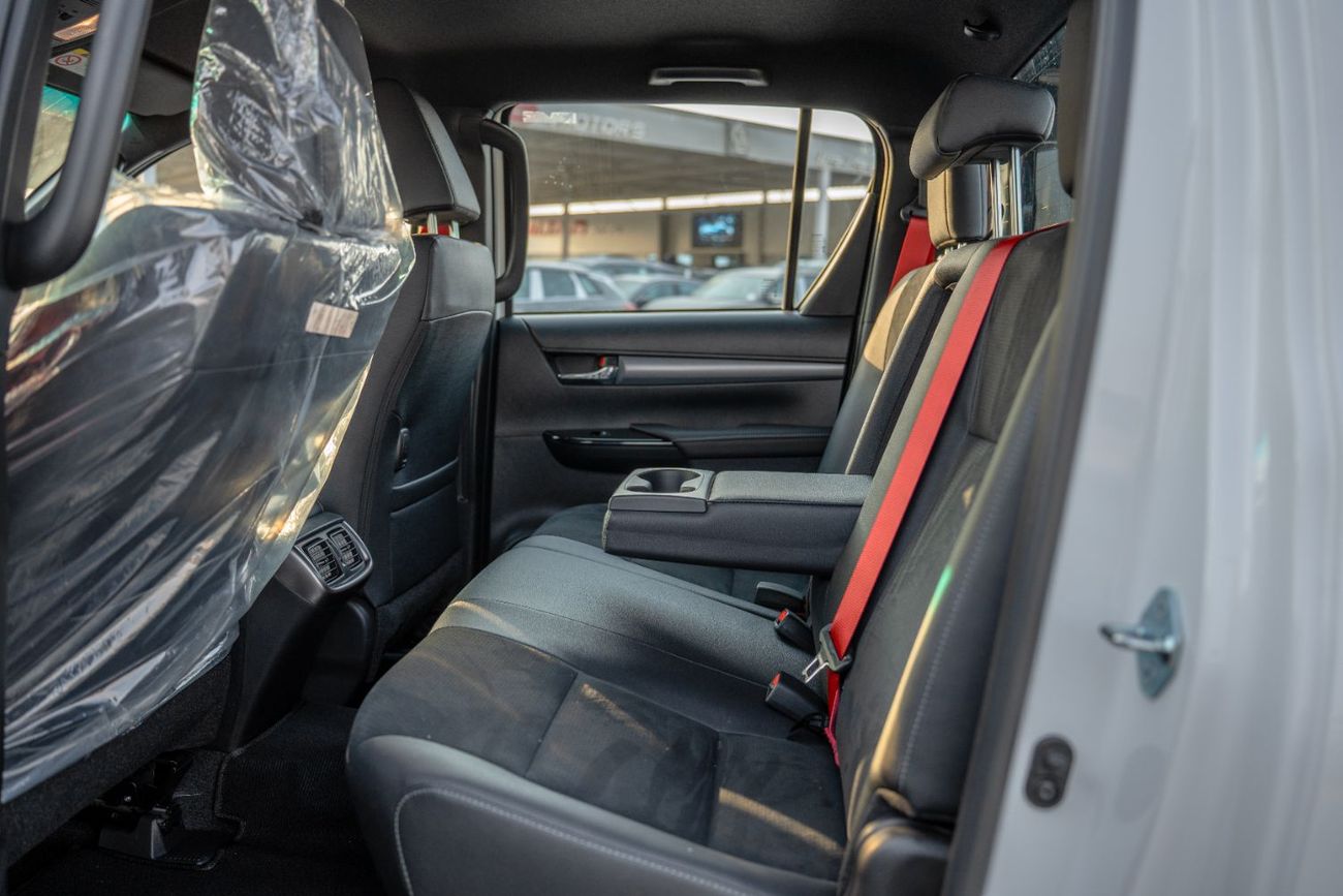 تويوتا هيلوكس GR Sport 2.8L