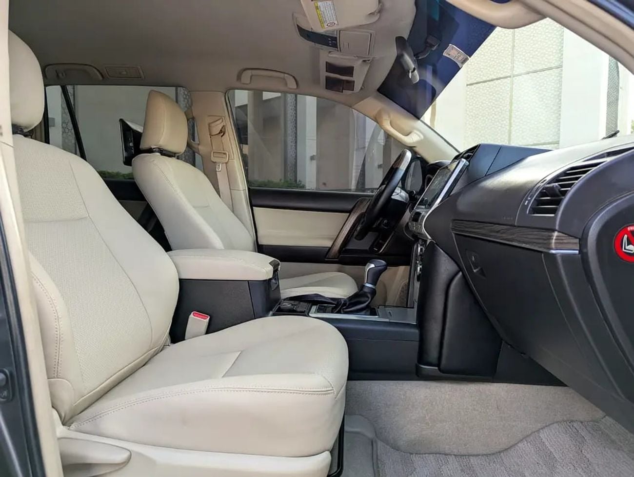 Toyota Prado TX-L FACELIFTED WITH INTERIOR AND EXTERIOR V4 2.7L GCC IN EXCELLENT CONDITION