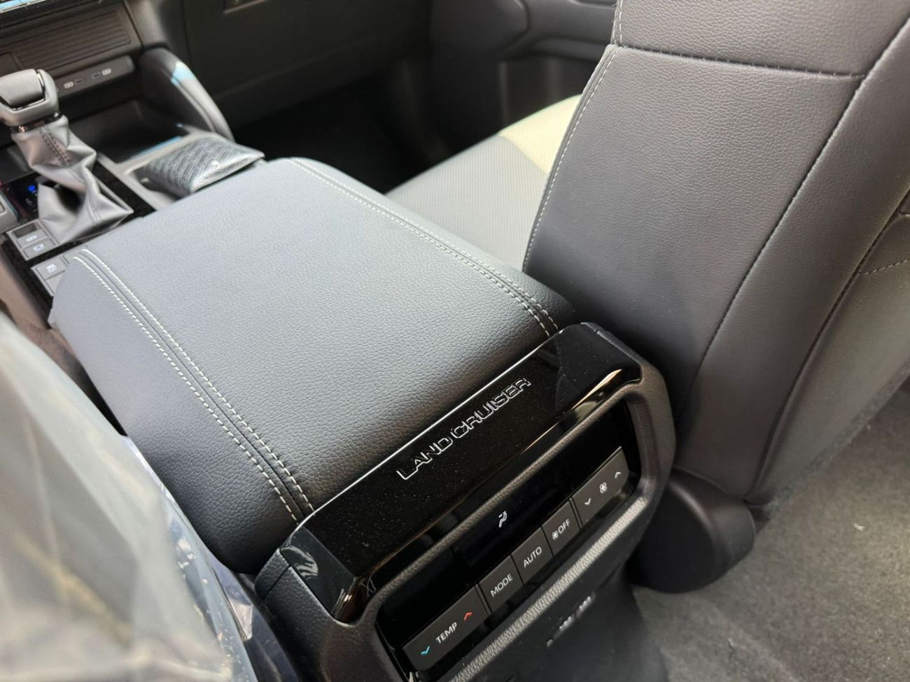 Toyota Prado 2.8L LIMITED DIESEL A/T 7 SEATER (EXPORT TO WEST AFRICA ONLY)