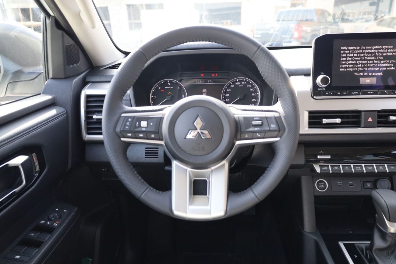 Mitsubishi L200 DC SPORTERO 4WD 2.4L DIESEL AUTOMATIC TRANSMISSION ( FOR RE-EXPORT OUTSIDE GCC COUNTRIES)