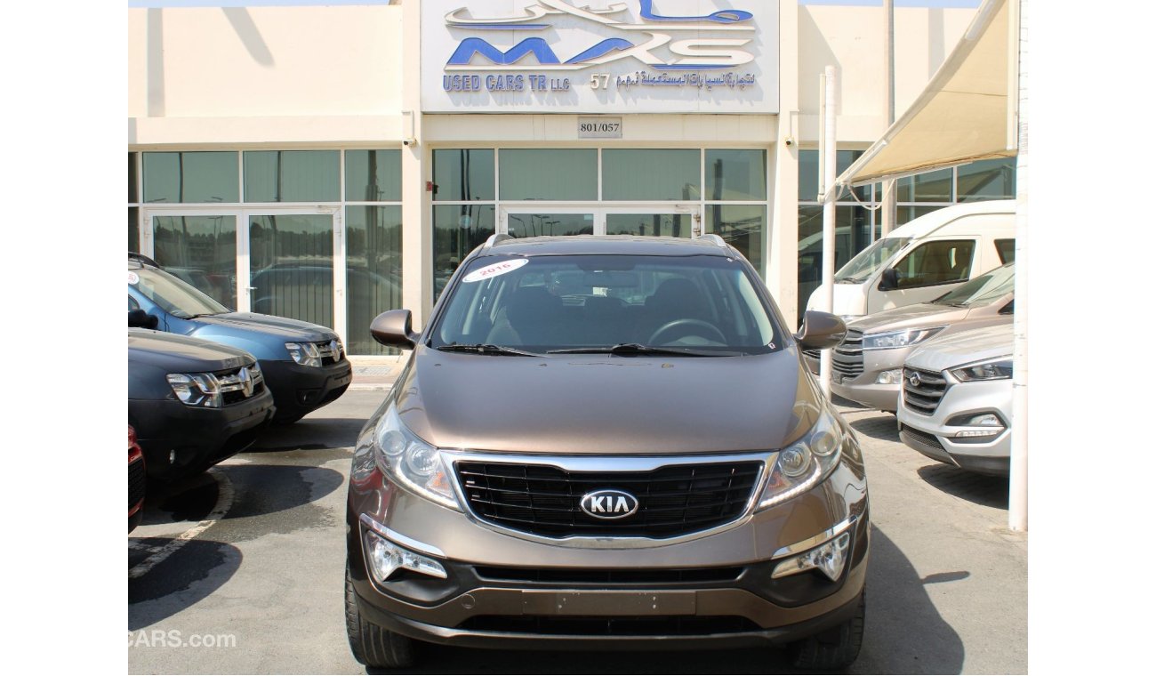 Kia Sportage AWD - ACCIDENTS FREE - GCC SPECS - CAR IS IN PERFECT CONDITION INSIDE OUT