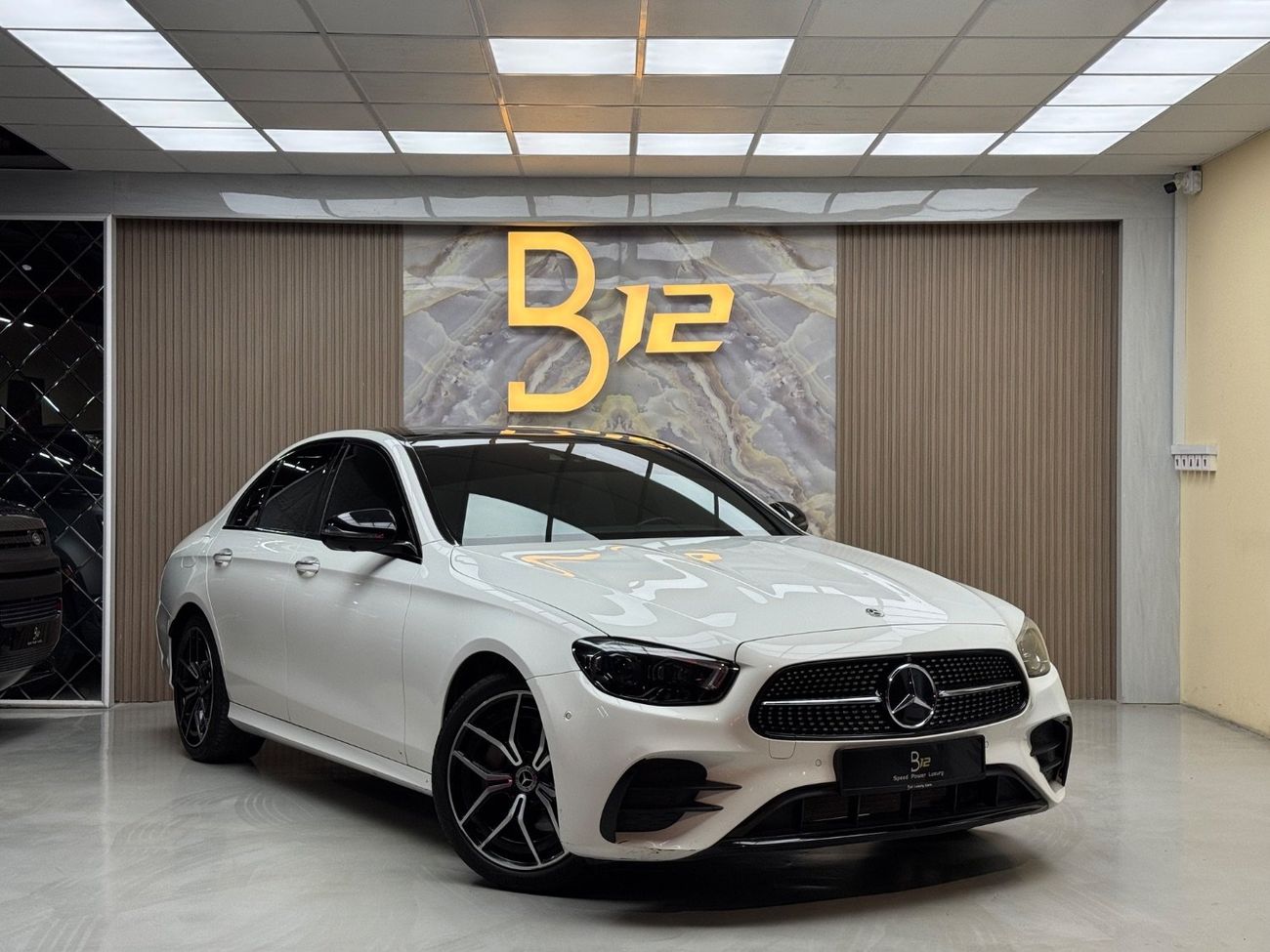 Mercedes-Benz E300 Premium + 2.0L