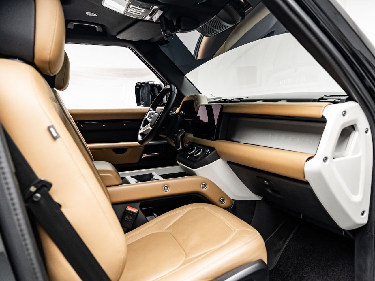 Land Rover Defender P400 110 X-Dynamic HSE 3.0L (5 Seater) 2025 Land Rover Defender 110 P400 HSE X-Dynamic, 2029 Land Ro