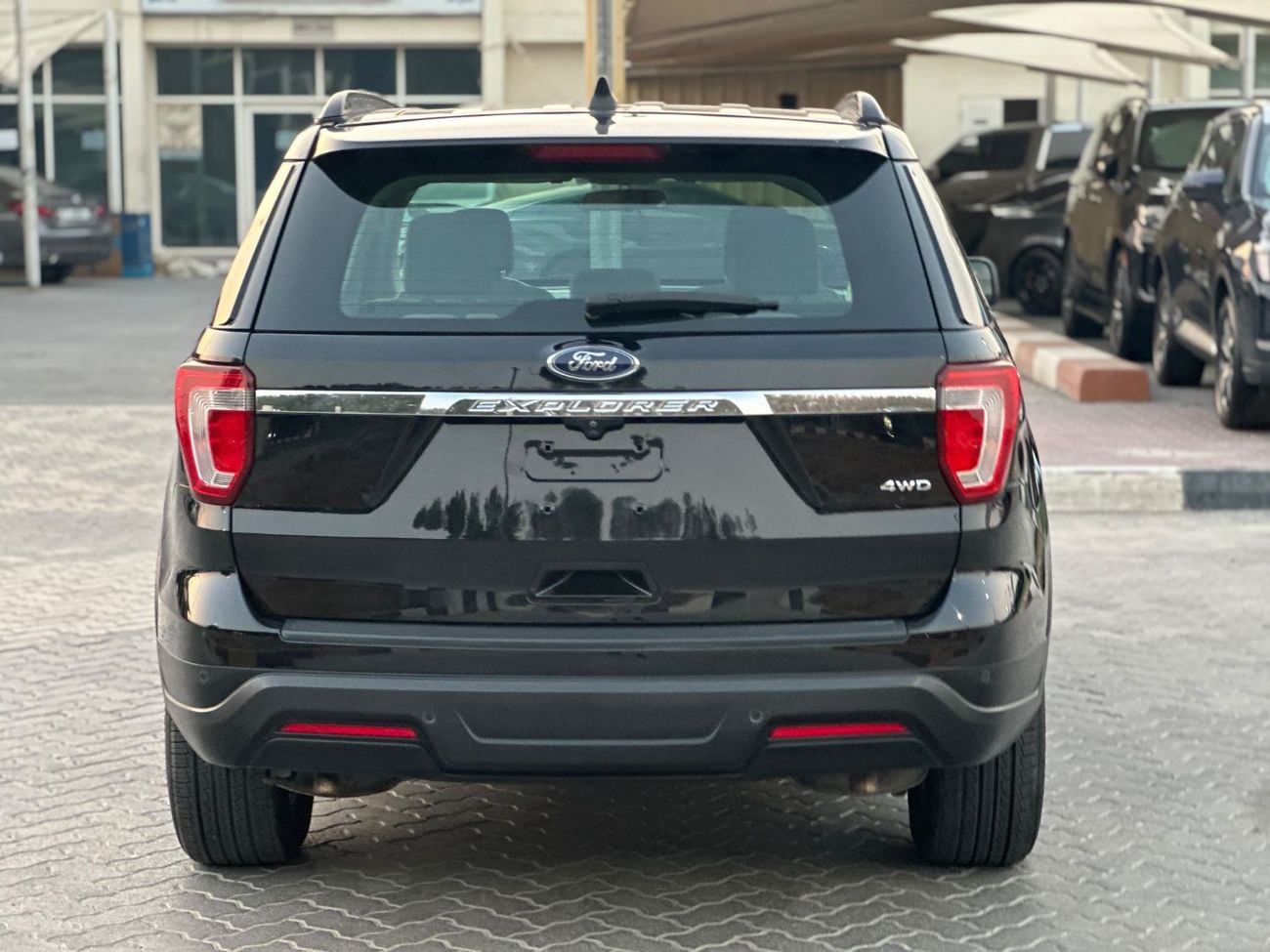 Ford Explorer BASE