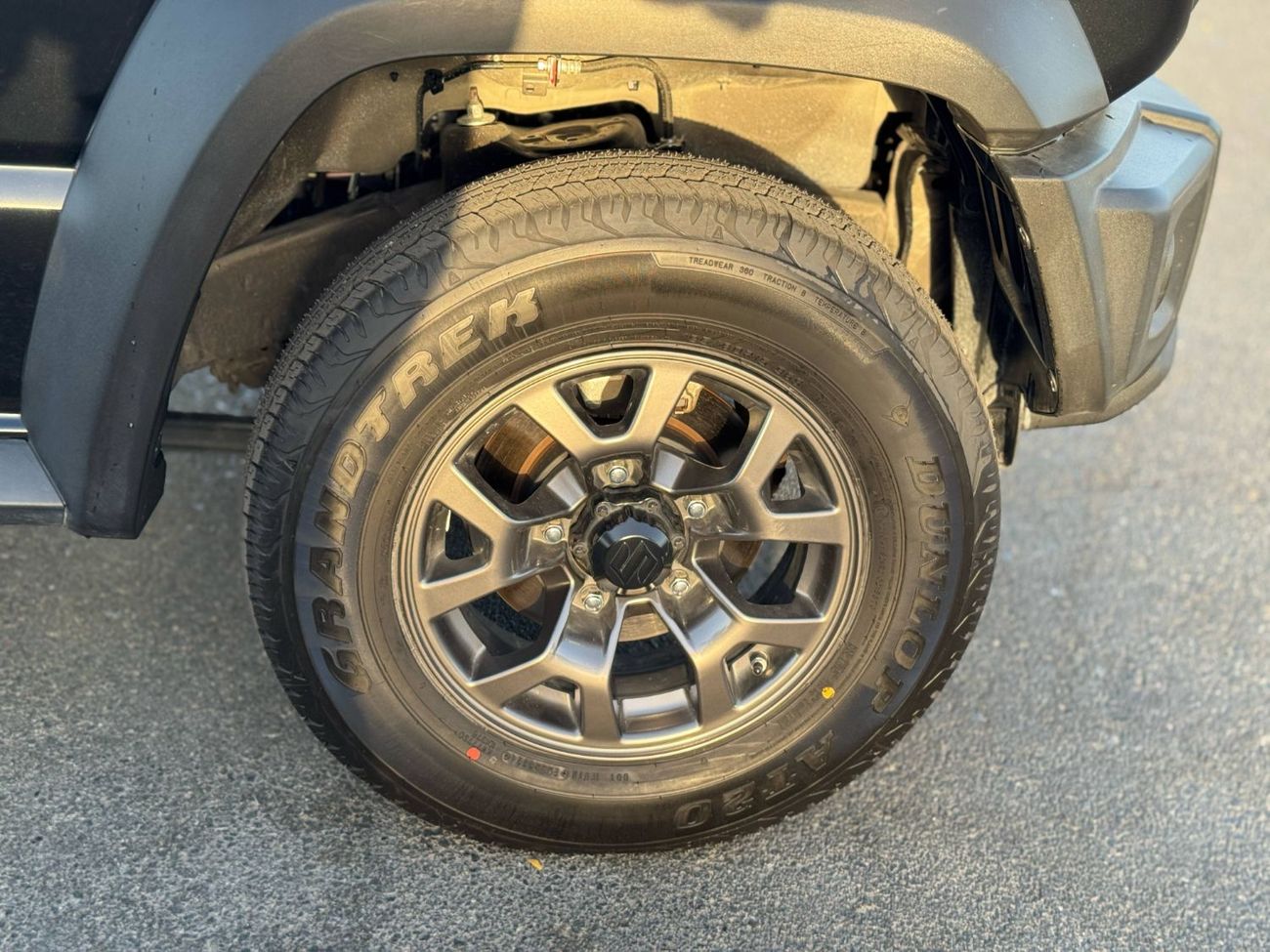 سوزوكي جيمني GLX 1.5L (3-Doors) GCC SPEC NEAT AND CLEAN