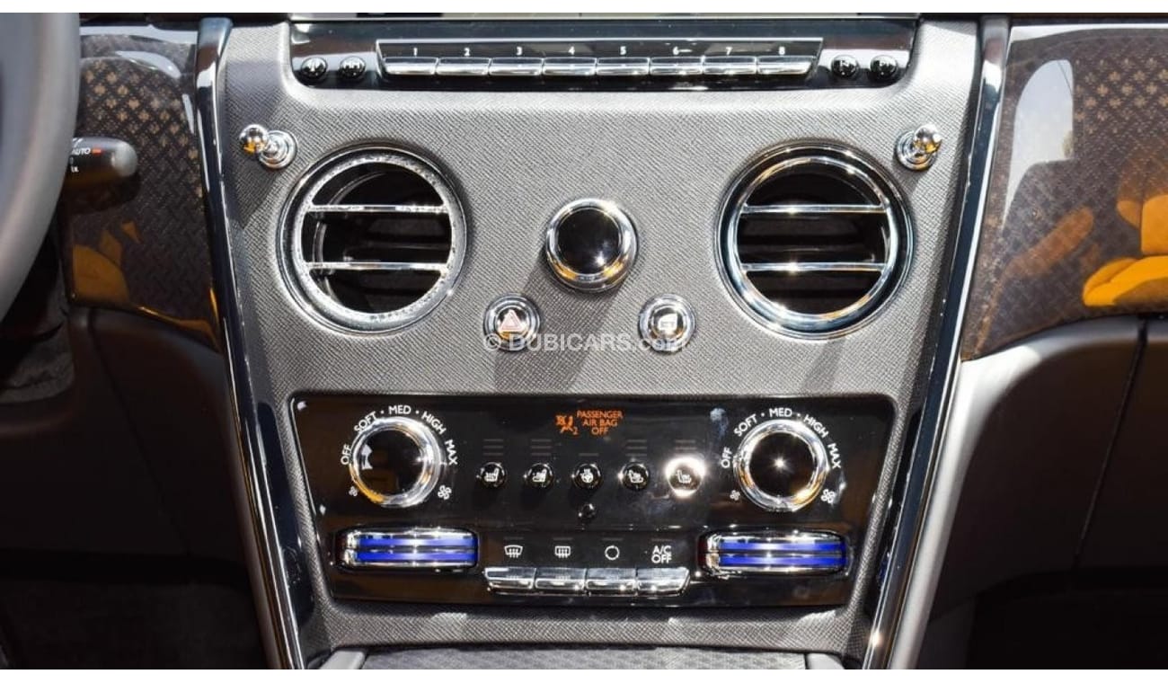 Rolls-Royce Cullinan Cullinan - Rolls-Royce 2022 NARDO GREY/YELLOW BLACK BADGE