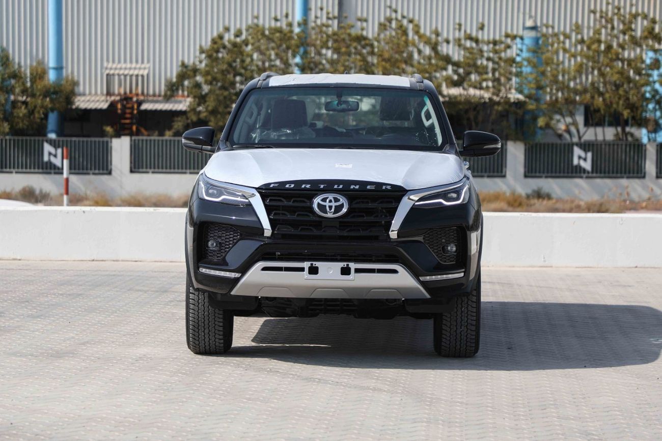 تويوتا فورتونر تويوتا فورتشنر 2024 4.0 4x4 HI - أسود اتيتيود من الداخل أسود | تصدير فقط