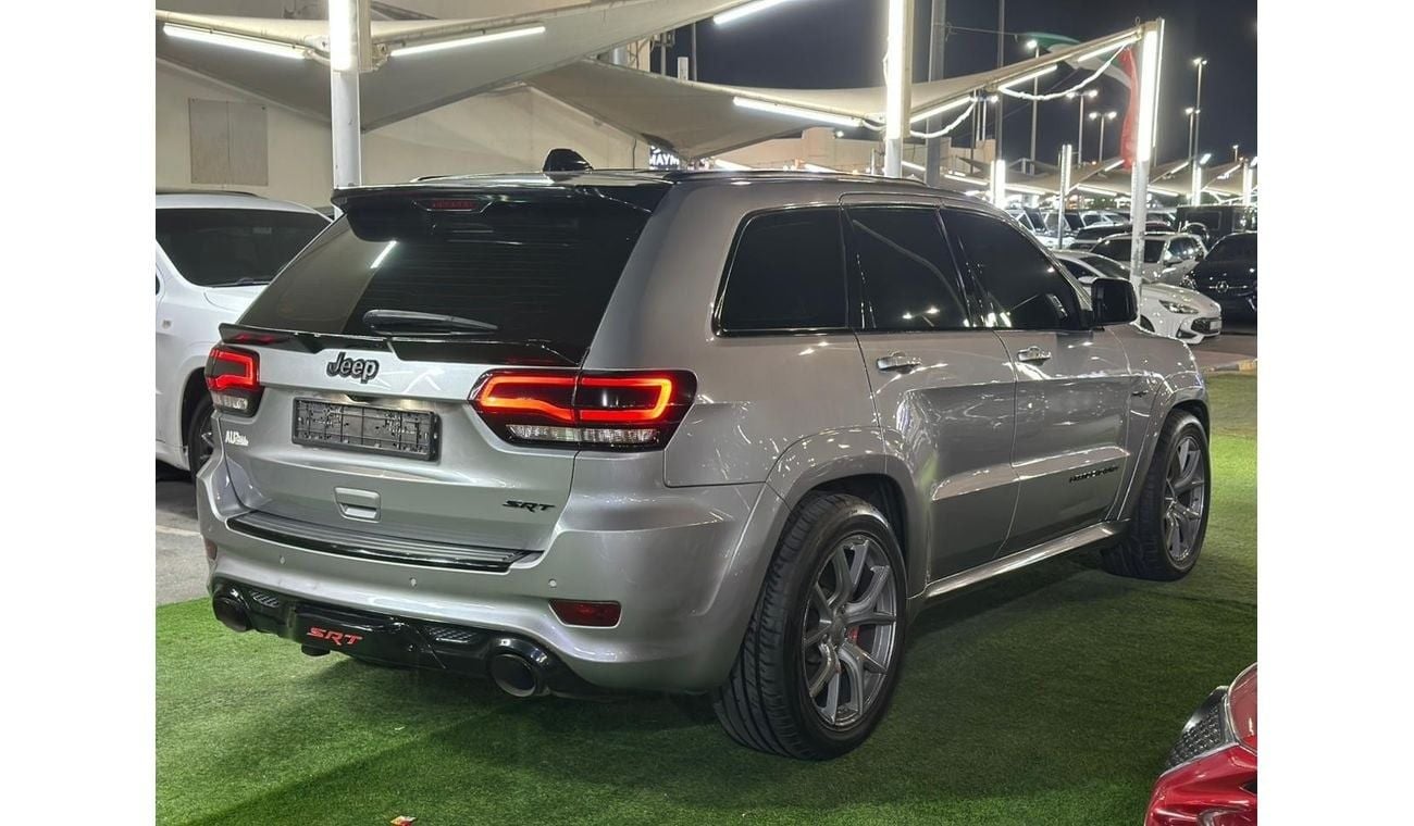 Jeep Grand Cherokee SRT8 6.4L