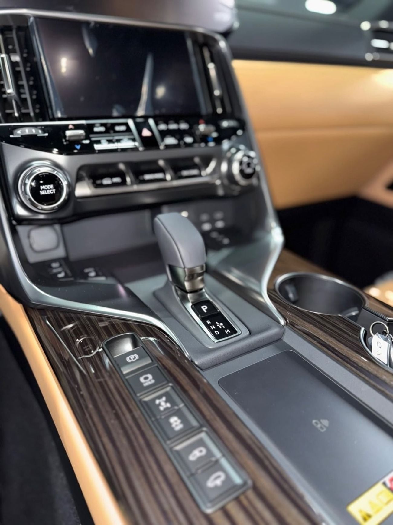 Lexus LX700h SIGNATURE (NO AUTOPARK) TITANIUM/TAN 2026