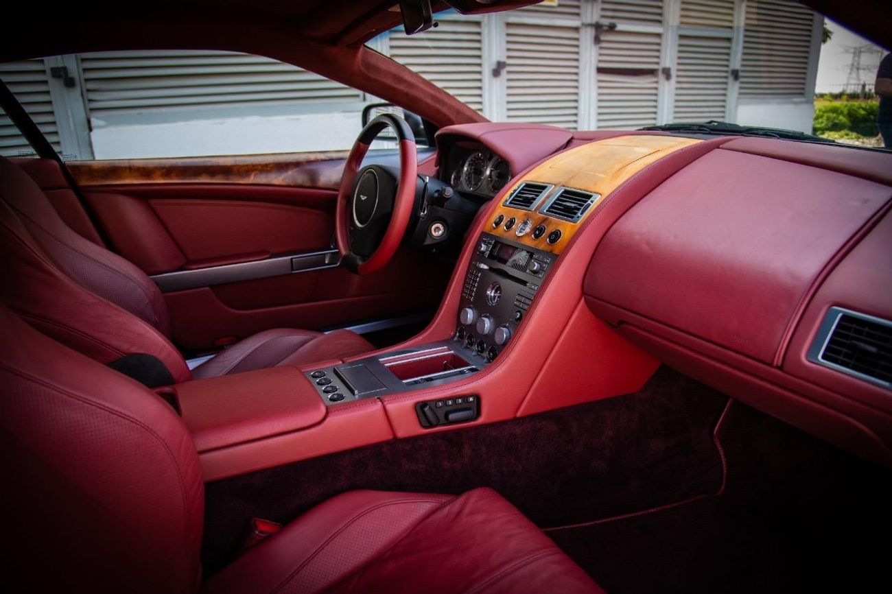 Aston Martin DB9
