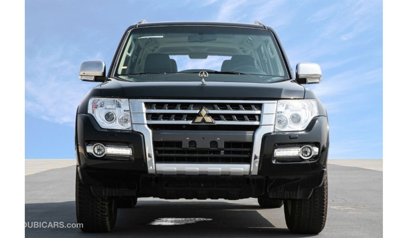 Mitsubishi Pajero 3.8L Petrol Full Option with Rear Diff Lock, D+P Power Seats, Leather Seats and Cruise Control