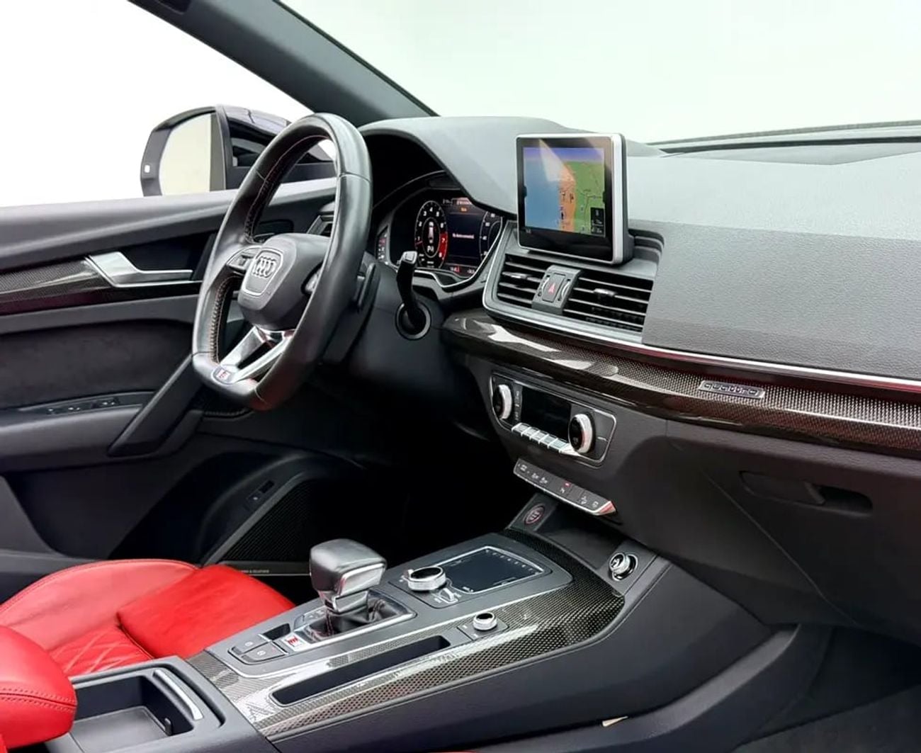 Audi SQ5 Quattro, Full Service History, Carbon Fiber Interior, Fully Loaded, GCC