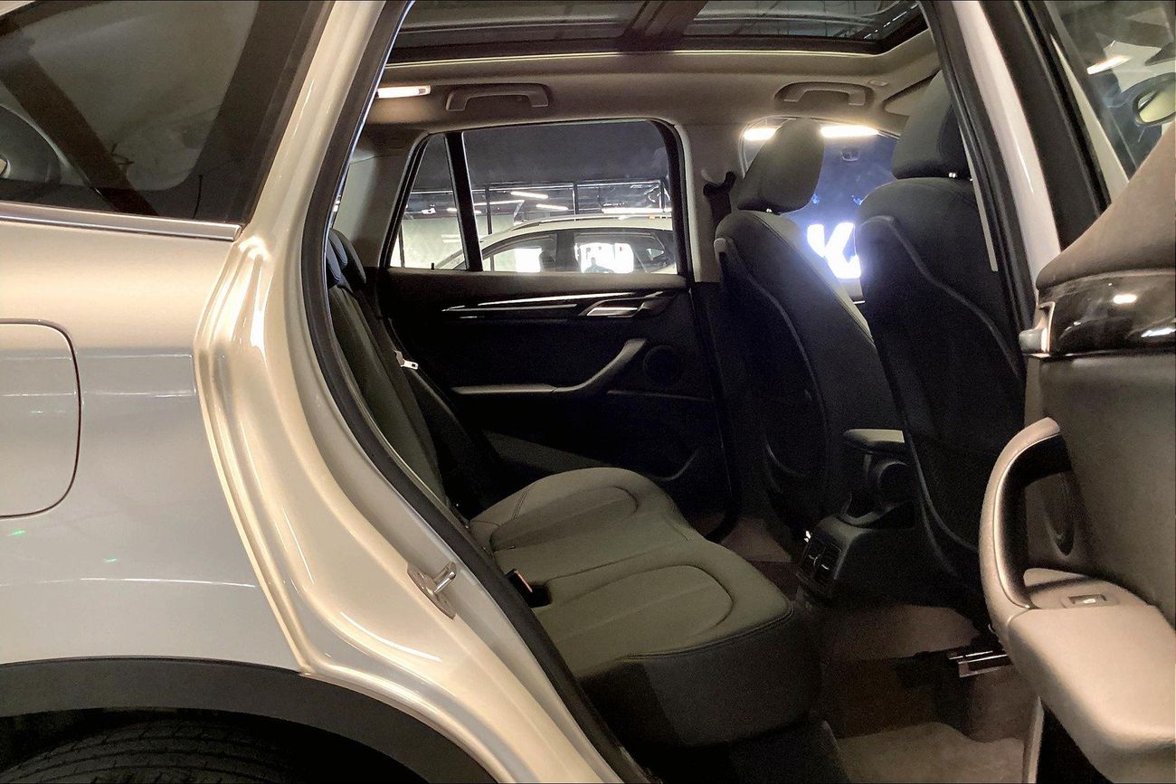 بي أم دبليو X1 sDrive 20i Sport Line | شامل الضمان | 0 ﺪﻔﻋﺓ ﺃﻮﻟﻯ