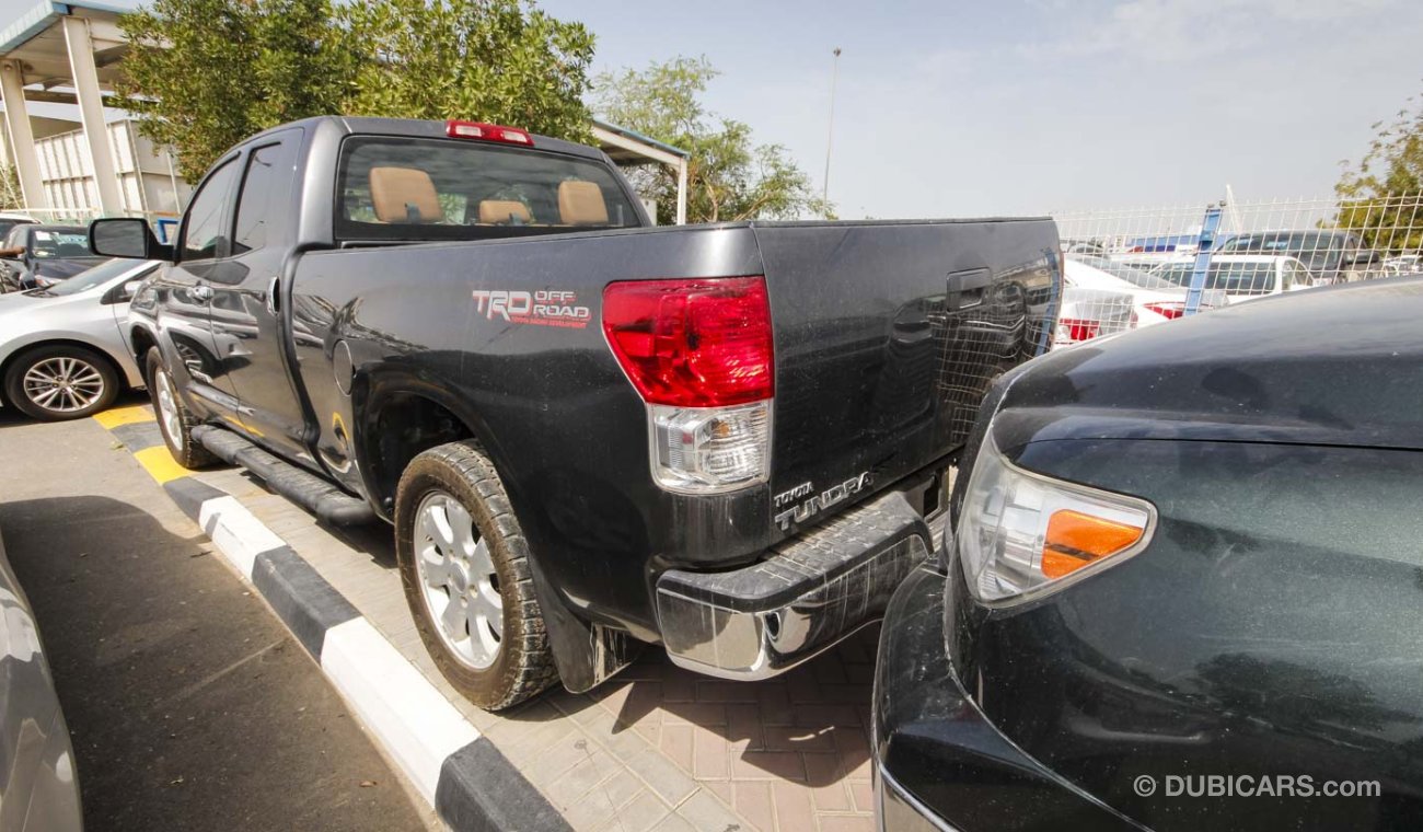 Toyota Tundra 5.7L SR5