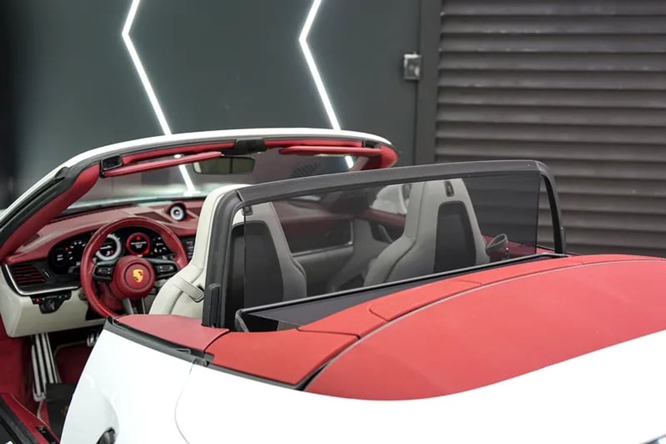 بورش 911 Turbo S 3.8L (640 HP) Convertible