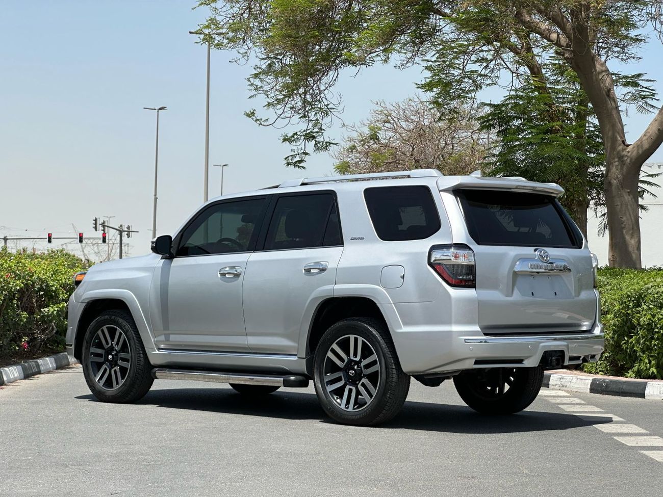 تويوتا Runner4 TOYOTA 4RUNNER LIMITED | FULL OPTION | 7 SEATS & 4X4 | UAE PASS