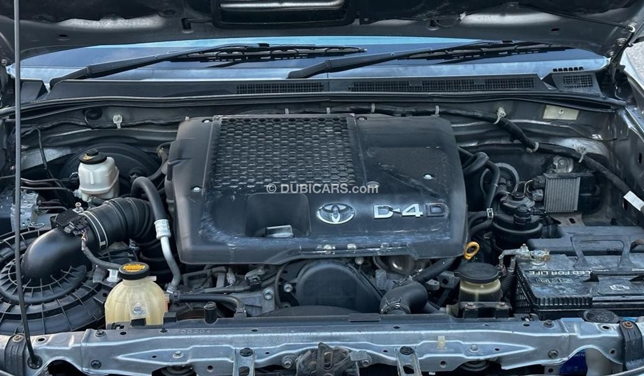 Toyota Hilux SR