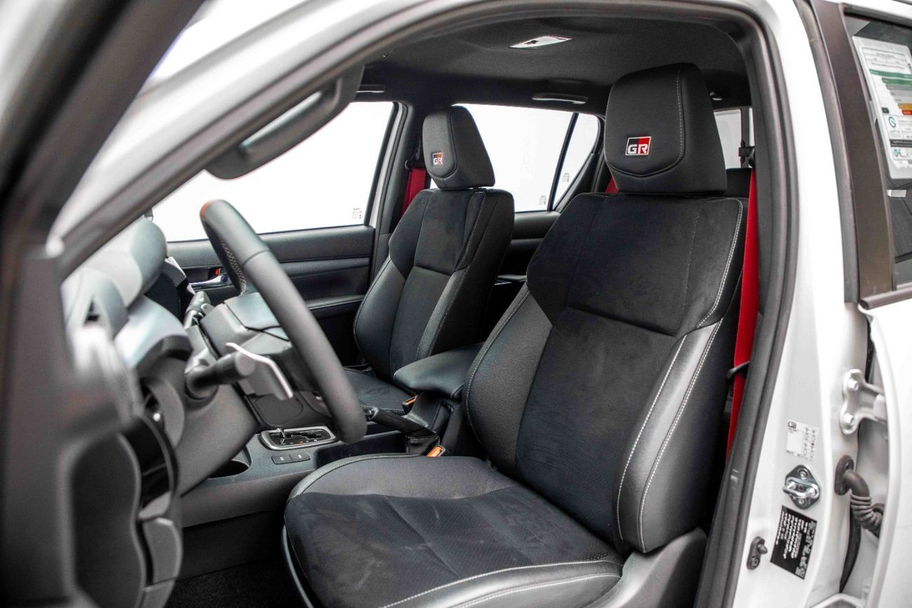 Toyota Hilux 4.0L - White Pearl + Black Me inside GR-S White | Export Only