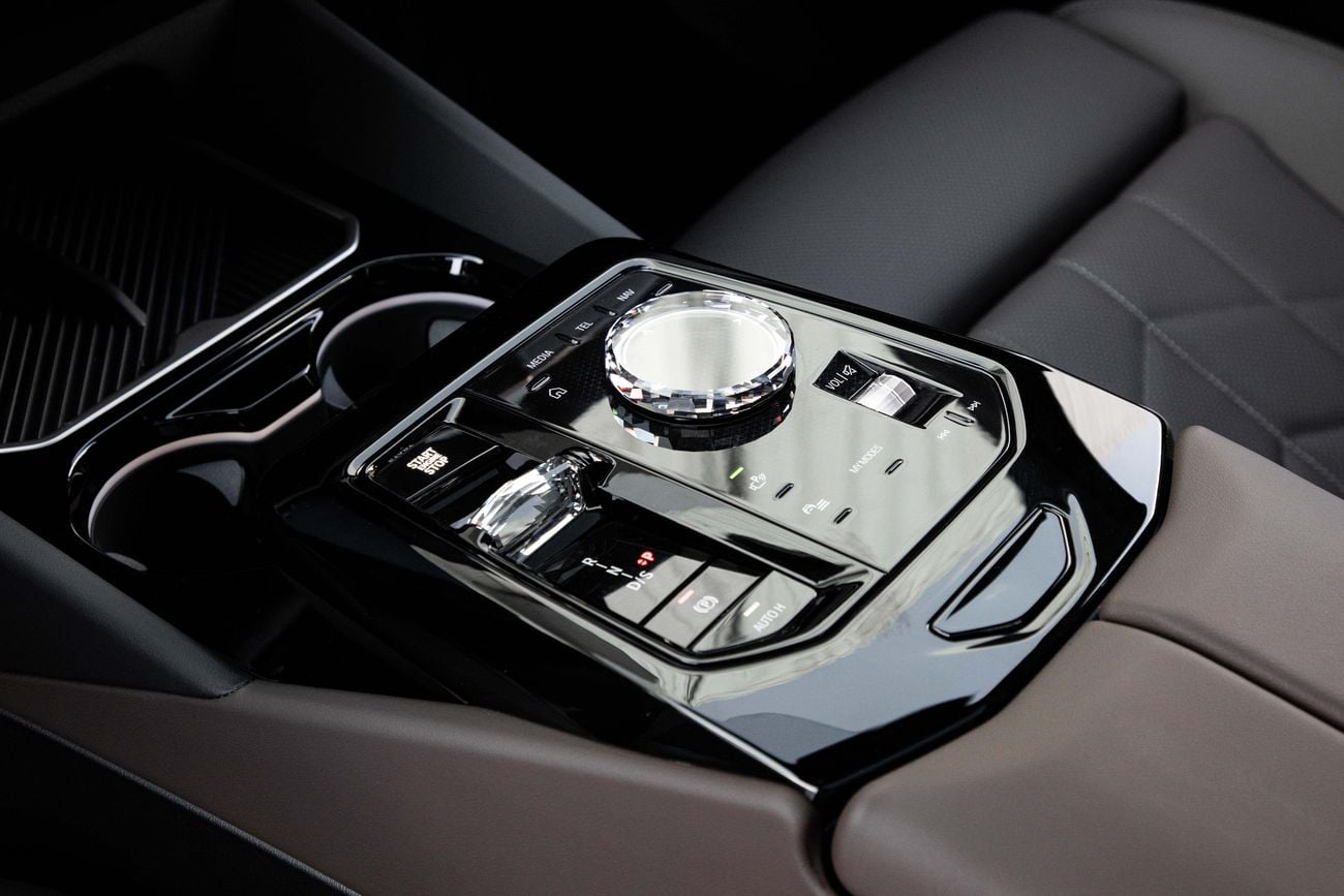 BMW 520i 520i M-Kit | 5,484 P.M | 0% Downpayment | BMW Warranty + 8 Years Service Contract!