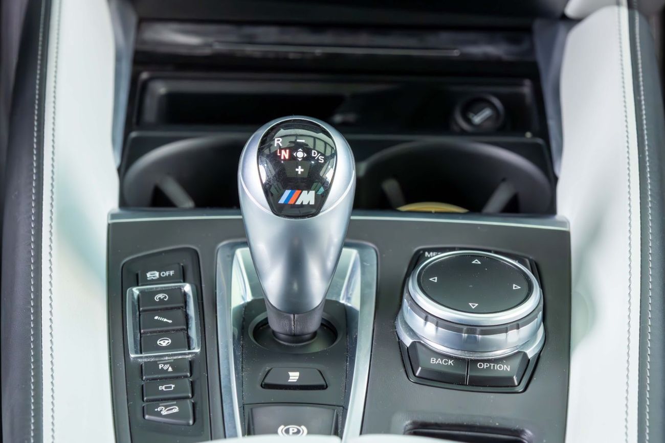 بي أم دبليو X5 M Std 4.4L