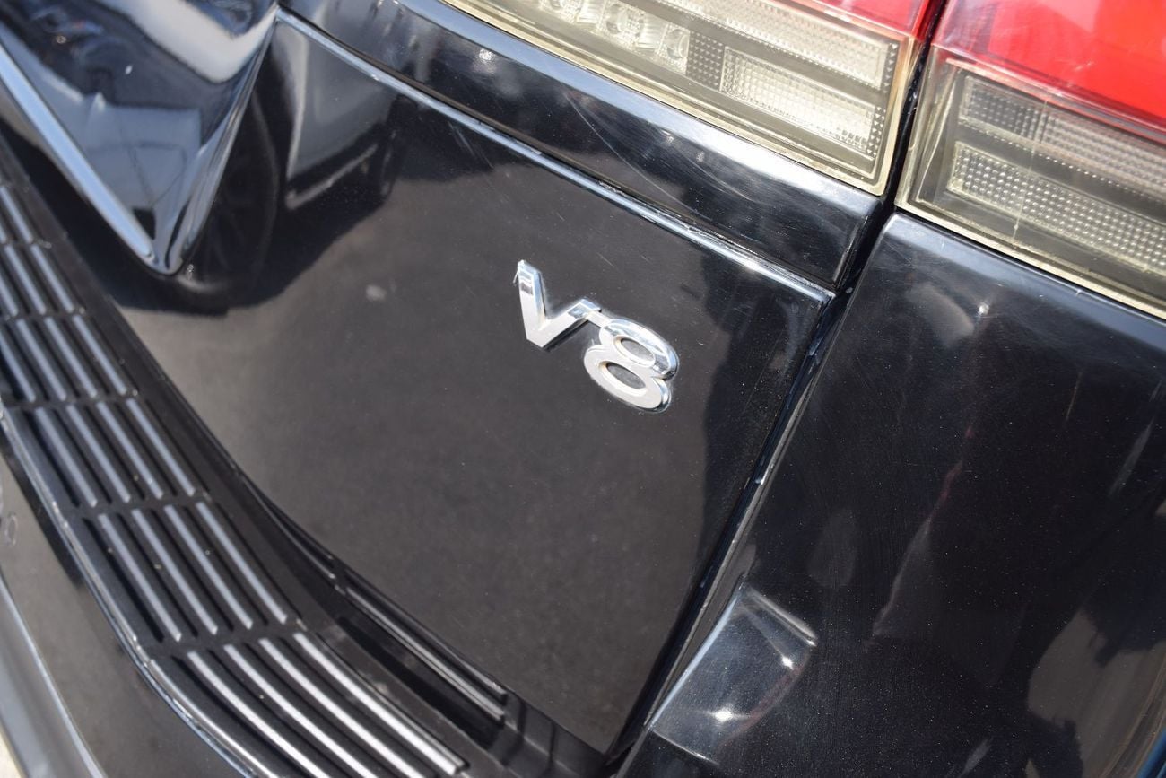 تويوتا لاند كروزر VXR VX 3.3L 6 Cylinder Diesel 4x4 (Right Hand Drive)