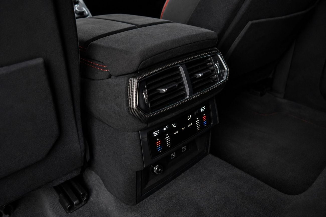 Lamborghini Urus 2023 URUS PERFORMANTE | FULL OPTIONS ,FULL CARBON PACKAKGE INSIDE / OUTSIDE , AKRAPOVICH EXHAUST SYS
