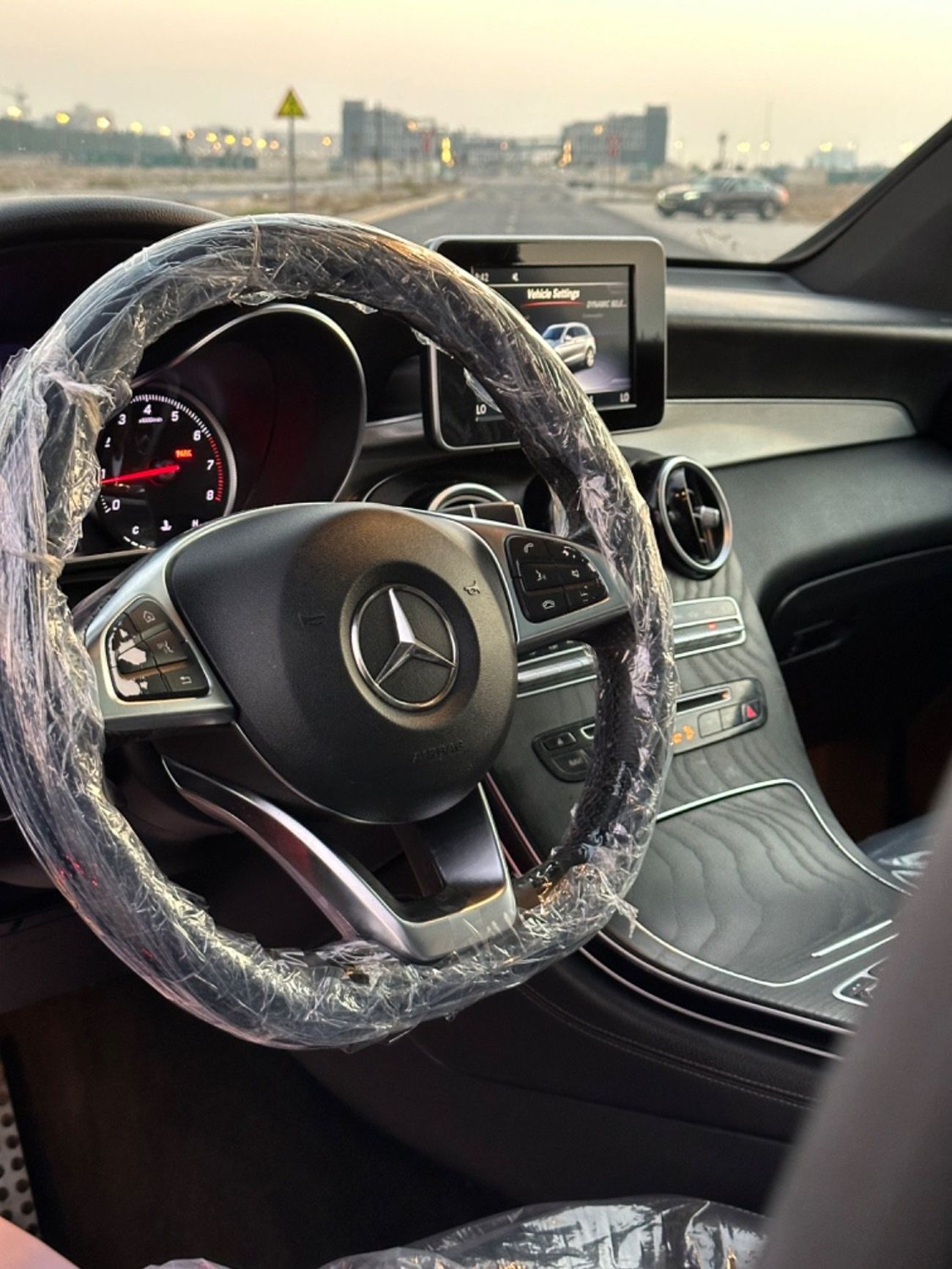 مرسيدس بنز GLC 300 Premium 2.0L