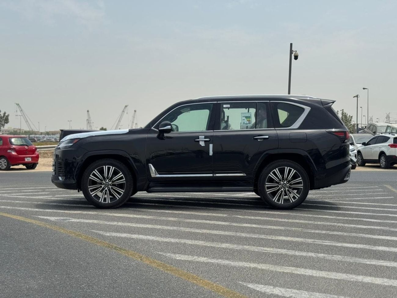 لكزس LX 700h SIGNATURE