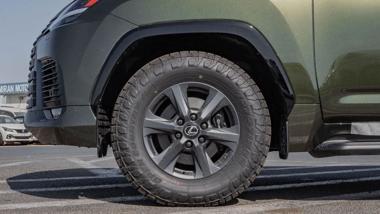 Lexus LX 600 2025 Lexus LX600 Over-Trail 3.5L AT Petrol (Green)