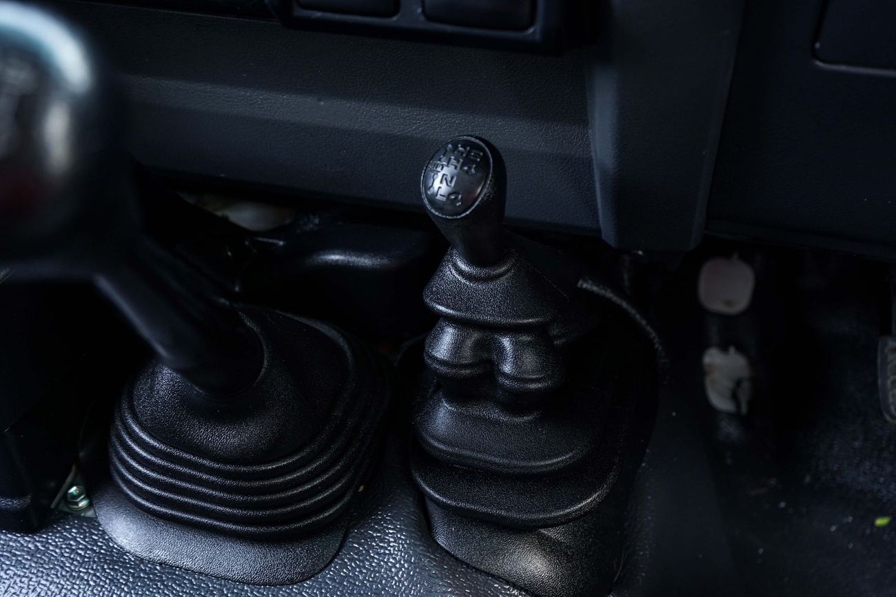 تويوتا لاند كروزر 70 The 2013 Toyota Land Cruiser Hardtop is a rugged, off-road focused SUV from the legendary 70 Series