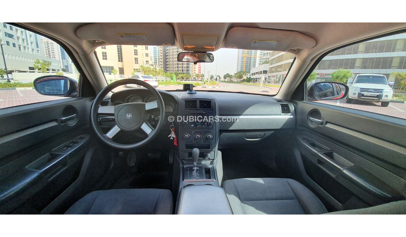 Dodge Charger SE