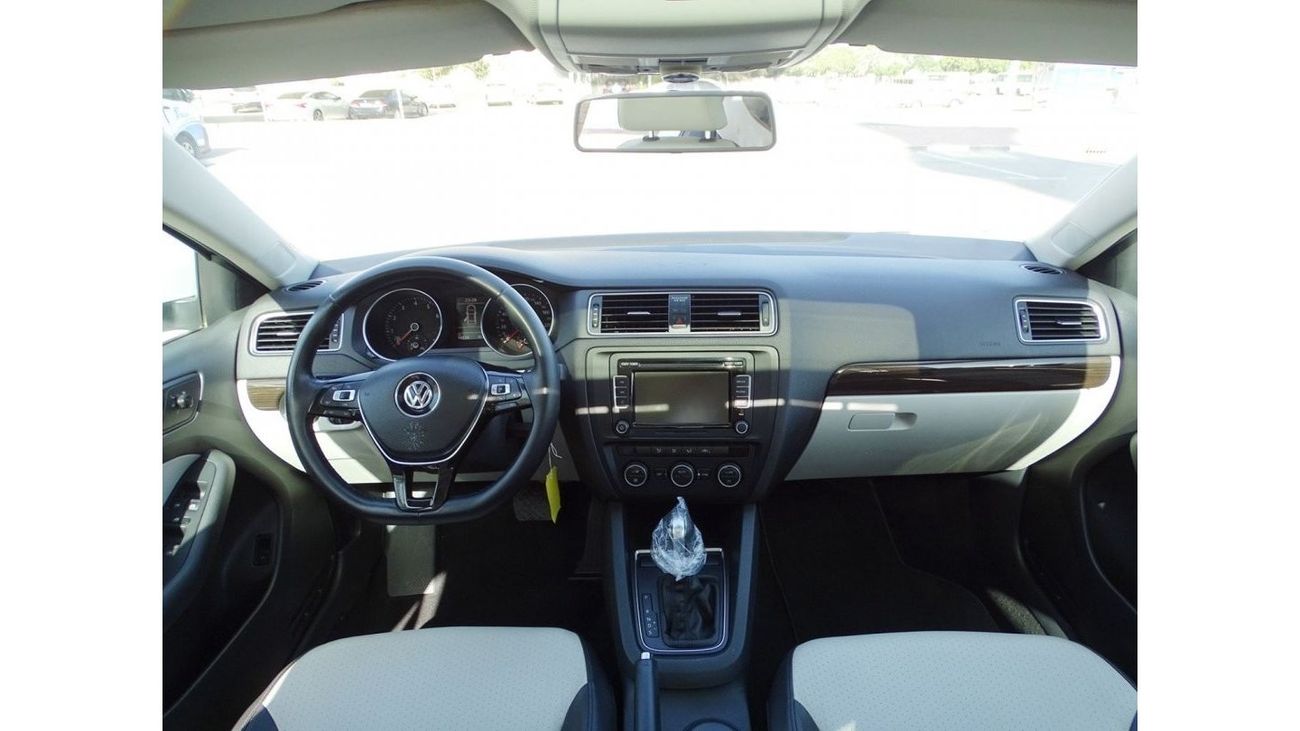Volkswagen Jetta Volkswagen Jetta V5 2.5L 2016 Model GCC Specs With Full Service History From Dealer In Perfect Condi
