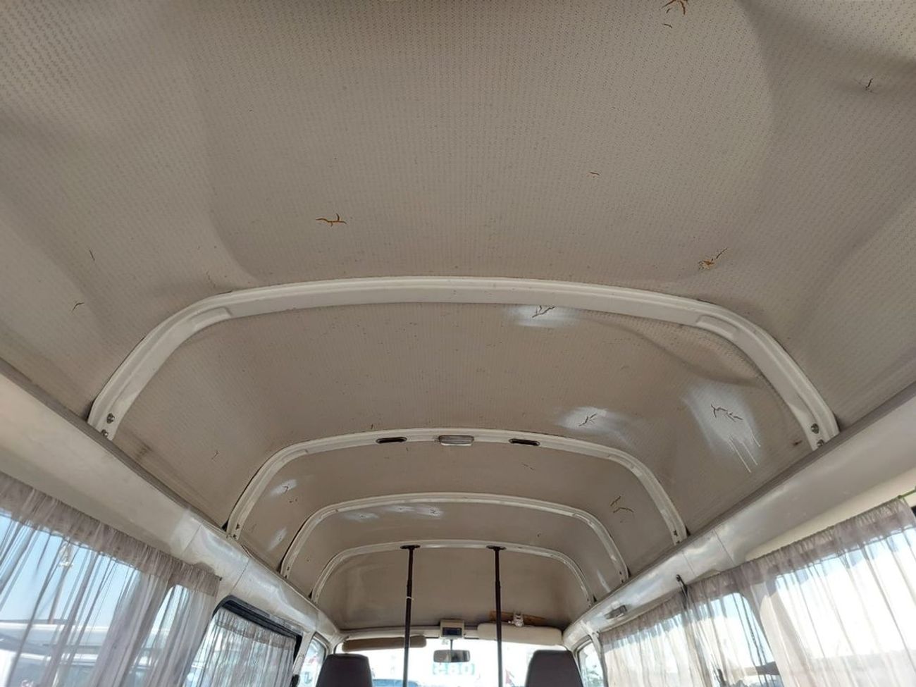 تويوتا هاياس TOYOTA HIACE VAN RHD 1986 MODEL 2.4 L DIESEL MANUAL(PM03751)