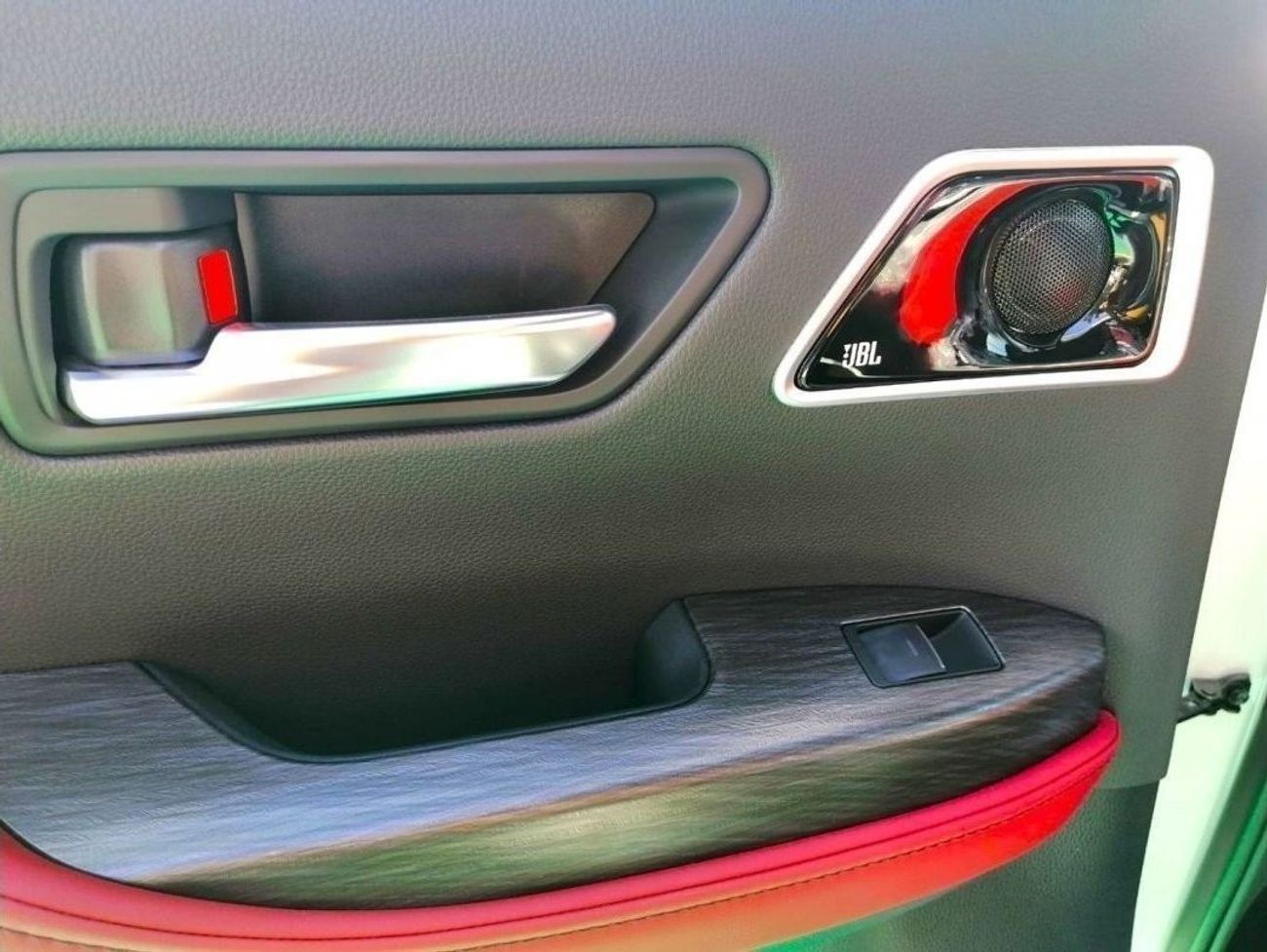 تويوتا لاند كروزر GR - FULL OPTION - PETROL