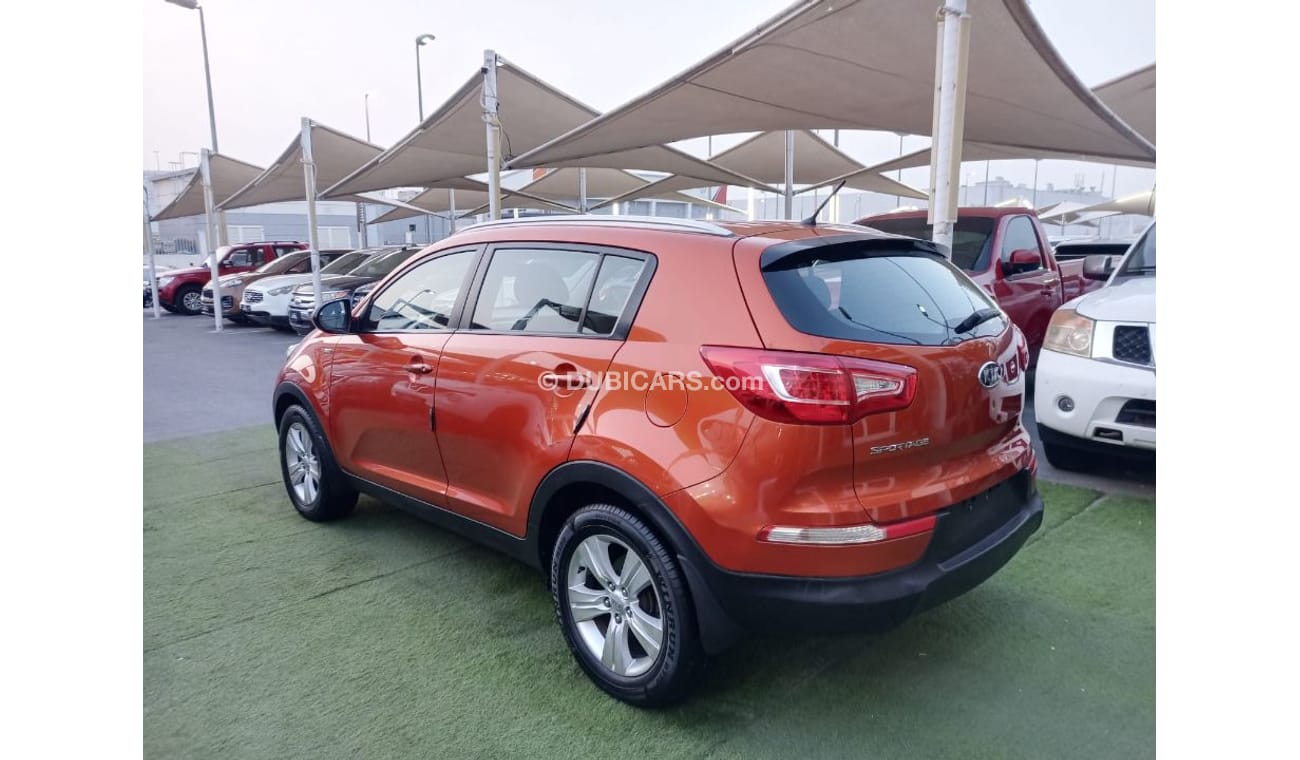 Kia Sportage 2012 Gulf model, agency paint, alloy wheels, cruise control, rear wing camera, in excellent conditio