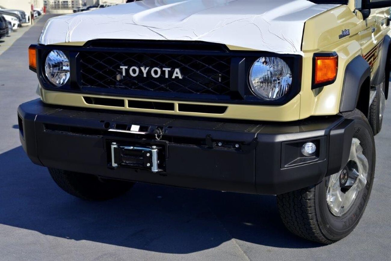 تويوتا لاند كروزر 70 76  LX-Z V8 4.5L TURBO Manual