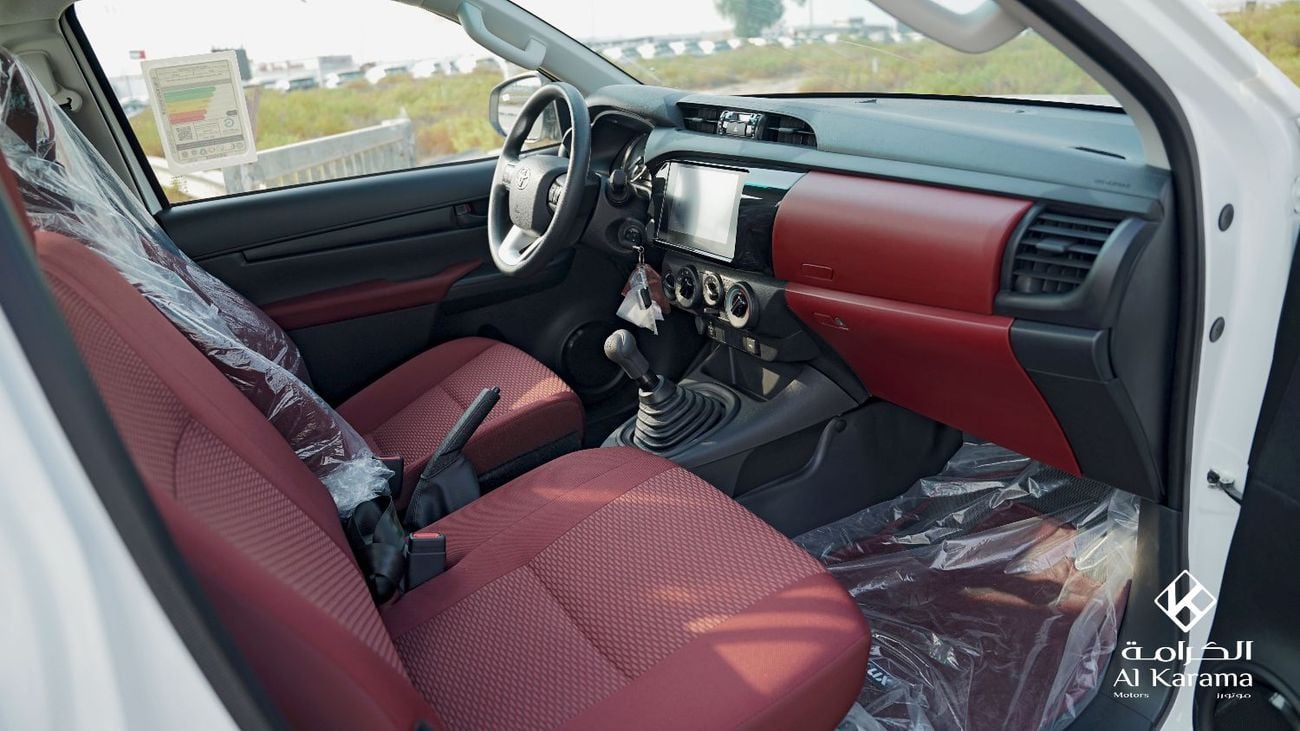 تويوتا هيلوكس GLX | 2.7L 4x4 Manual Transmission with DIff Lock | Touch Screen Display with Rear Camera | GCC Specs