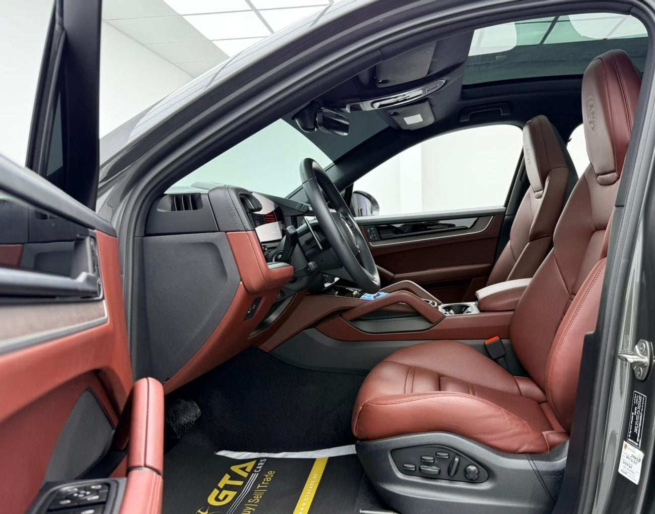 Porsche Cayenne 2025 Porsche Cayenne Coupe, 2027 Porsche Warranty, Full Porsche Service History, Fully Loaded, GCC