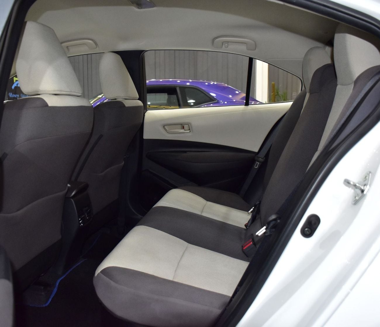 تويوتا كورولا EXCELLENT DEAL for our Toyota Corolla Hybrid ( 2020 Model ) in White Color GCC Specs