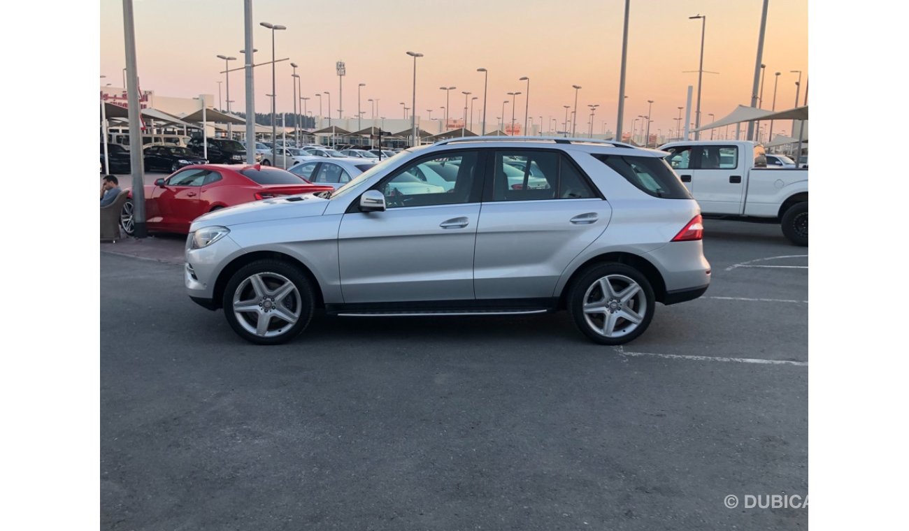 Mercedes-Benz ML 400 Mercedes benz ML400 model 2015 GCC car prefect condition full option panoramic roof leather seats 5