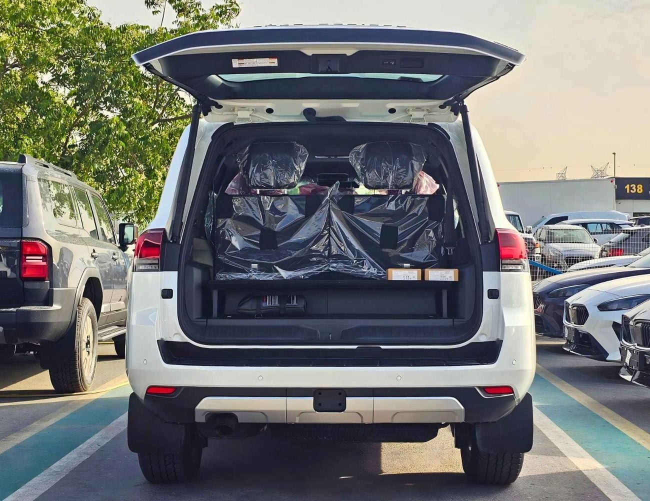 تويوتا لاند كروزر GR SPORT 1MHEV HIGH HYBRID / 3.5L PETROL V6 / RADAR /REAR ENTERTAINMENT DVD/COOL BOX (CODE#LC3HGR)