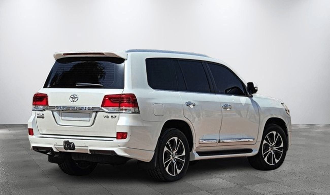 Toyota Land Cruiser VXR 5.7L 4WD VXR 5.7L-8CYL 4WD Grand Touring - Completely Agency Maintained - Low Mileage Al Futtaim