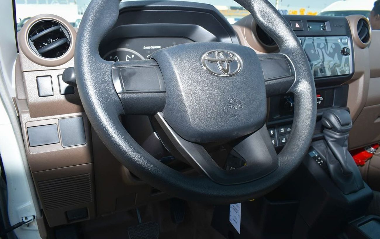 تويوتا لاند كروزر بيك آب 4.0L V6 Single Cabin A/T