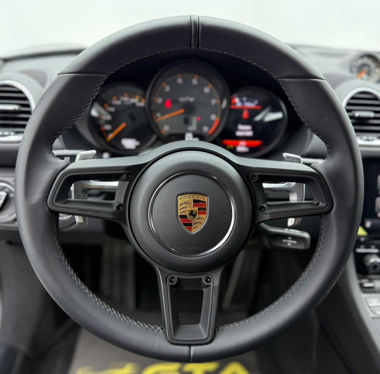 بورش كايمان 718 GT4 4.0L (414 HP) A/T 2023 Porsche 718 GT4 ,AL Nabooda Warranty ,Excellent Condition ,Korean