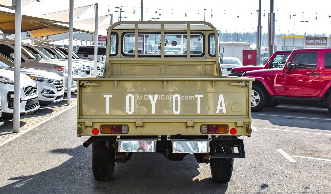 Toyota Land Cruiser Pick Up