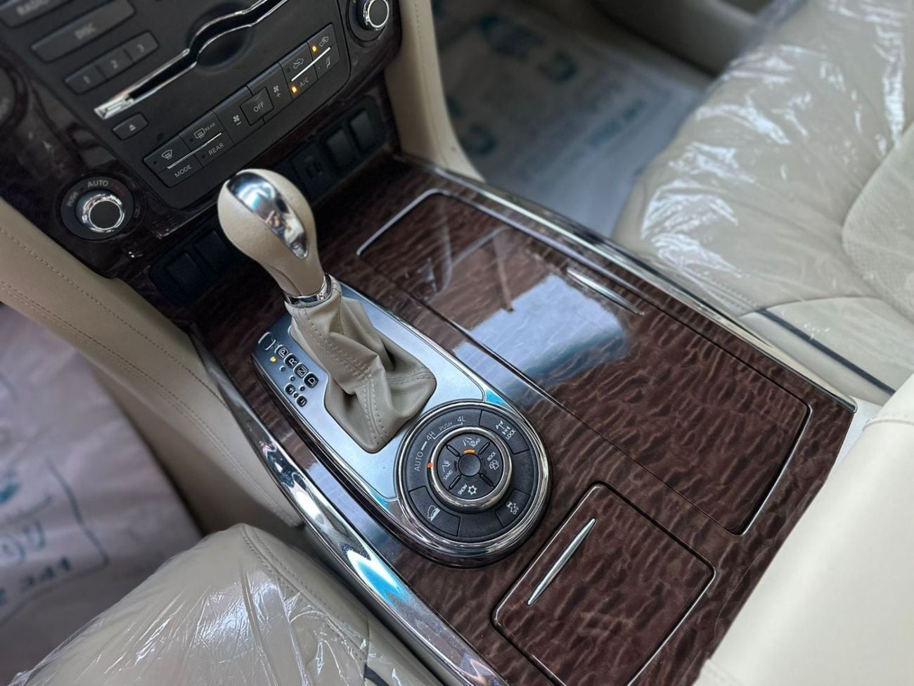 Nissan Patrol LE PLATINUM CITY SE 4.0L
